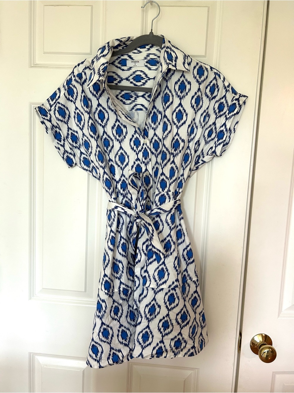 UNTUCKit White and Blue Ikat Shirt Dress with Tie Waist